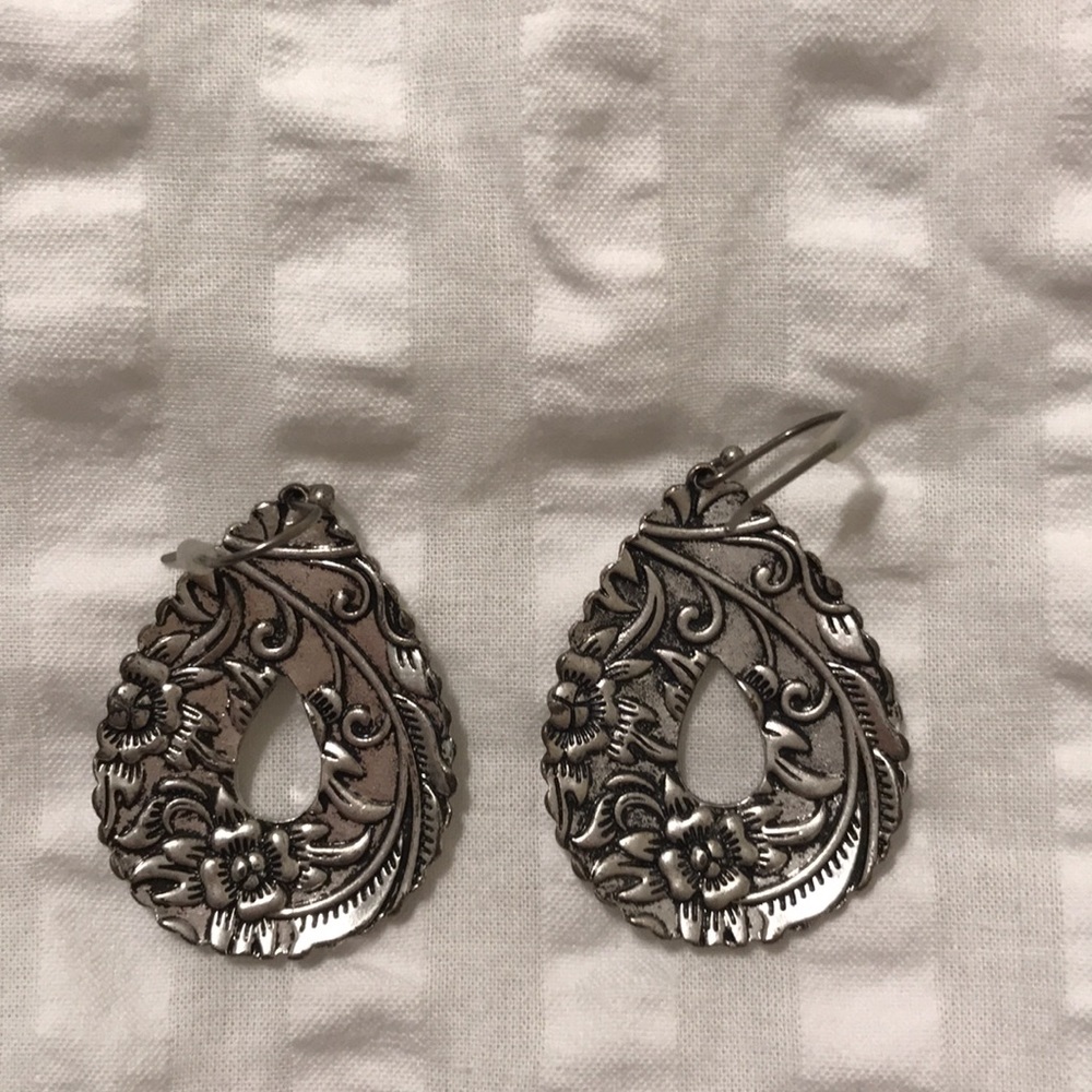 Silver earrings - Picture 2 of 2